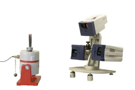 Test setup of optical, non-contact measurement of stress and strain on a turbine blade